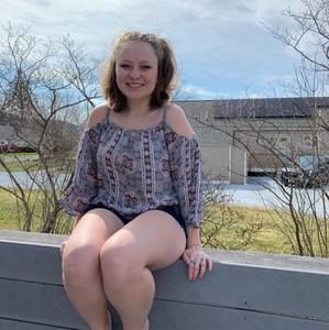 Meet your Posher, Julia